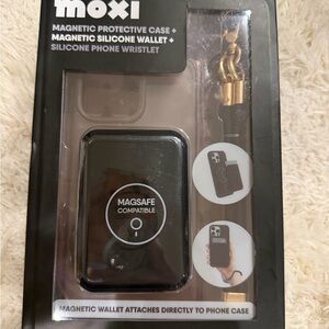 Moxi Magnetic Silicone MagSafe Wallet with Wristlet - Black